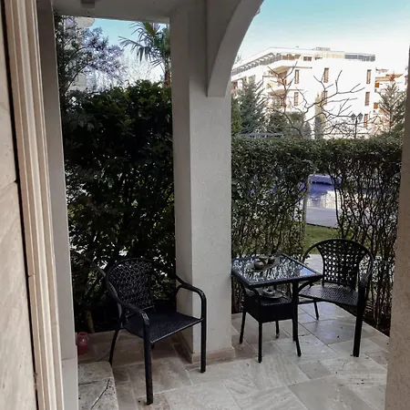 公寓 Monte Carlo Vaio - 1br Garden - With Direct Pool Access 阳光海滩
