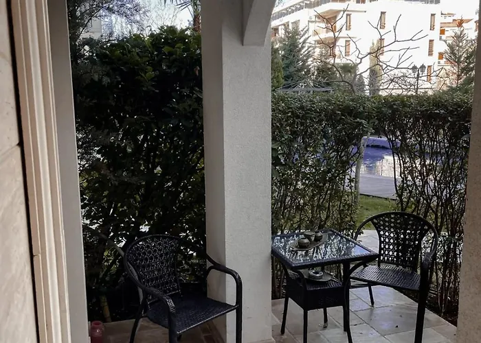 公寓 Monte Carlo Vaio - 1br Garden - With Direct Pool Access 阳光海滩