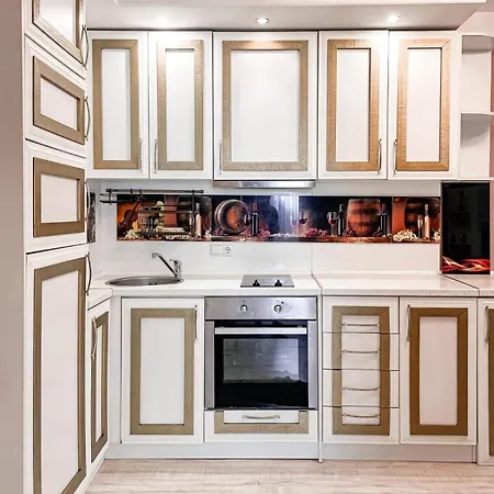 Apartament Monte Carlo Vaio - 1br Garden - With Direct Pool Access *