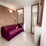 아파트 Monte Carlo Vaio - 1br Garden - With Direct Pool Access 써니비치